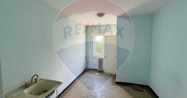 Apartament cu 3 camere de v&acirc;nzare &icirc;n zona Brailei