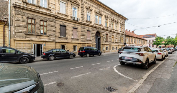Apartament 2 camere Str. Lucian Blaga, clădire &icirc;n renov...