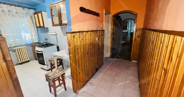 Apartament cu 2 camere de v&acirc;nzare zona Rogerius