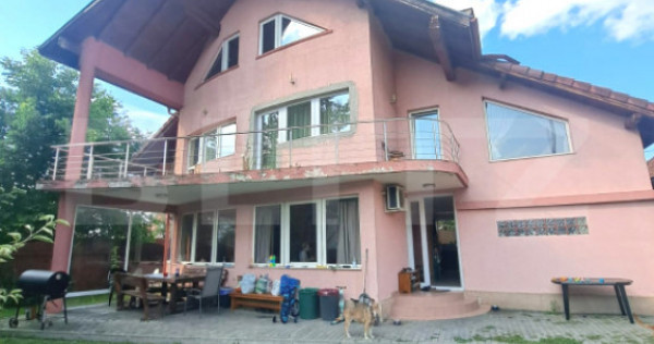 Casă spațioasă cu teren de 1.000 mp &icirc;n Cristian, Brașov