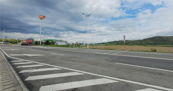 Teren de la 50 m de sensul Giratoriu Vestem