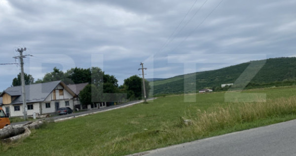 Teren intravilan de vanzare, 32 arii, la 10 minute de Bistri