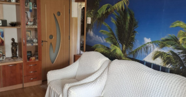 Apartament 2 camere de v&acirc;nzare &icirc;n zona Km 4-5 &ndash; mobilat,