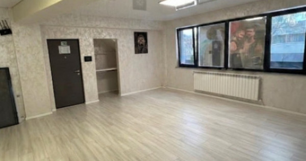 Spațiu comercial/birouri de &icirc;nchiriat in zona Trocadero, 7