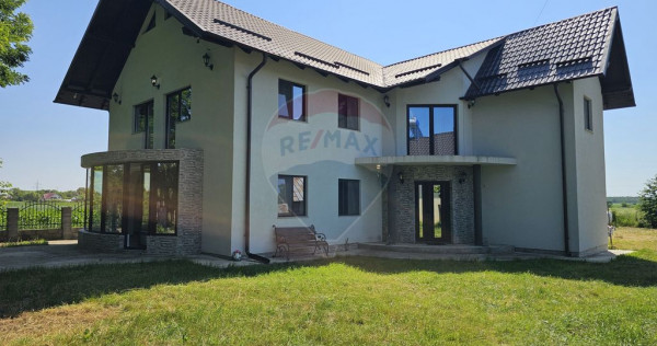 Casă / Vilă cu 6 camere de v&acirc;nzare in H&acirc;nțești, Suc...