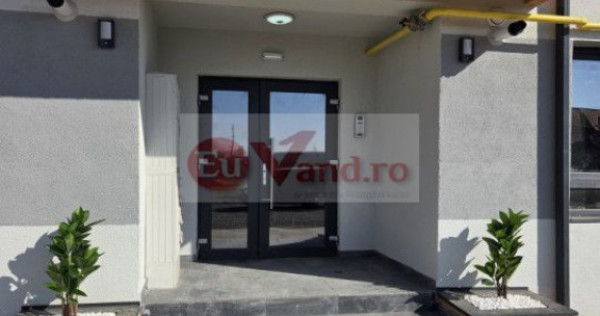 De vanzare 2 apartamente cu 2 camere Micro 17, bloc nou, etaj 3, 96.000 E