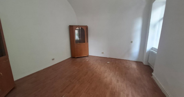 Vand apart 2 camere zona Piata Avram Iancu ID: RH-45340-property