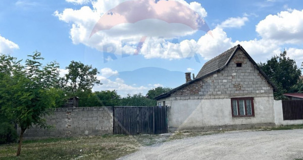 Casă &icirc;n Pecica cu teren 410 mp | Ideală pentru investi...