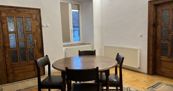 Apartament 3 camere semidecomandate, Central