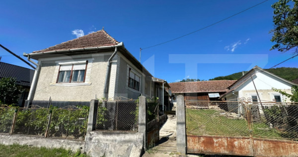 Casă cu teren de 5.049 mp și anexe, Galații Bistriței