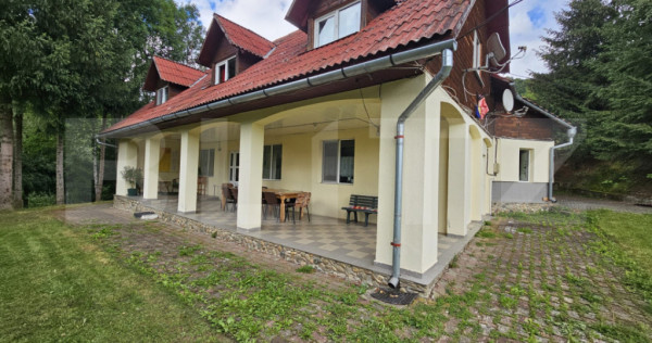 Pensiune & Complex Turistic, 12 camere, 3 clădiri, teren 3.