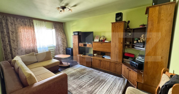 Apartament 54 mp + balcon, stadion, etaj 4, Ideal pentru ren