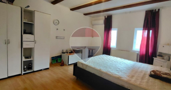 Casă / Vilă cu 3 camere de &icirc;nchiriat &icirc;n zona Schei