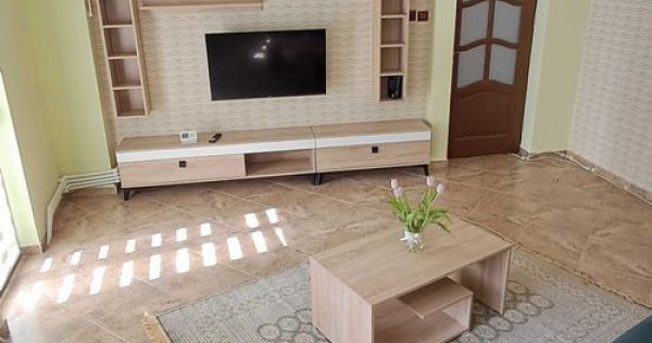 3 camere decomandat | 75 mp | 2 băi | 2 balcoane | Micro 17