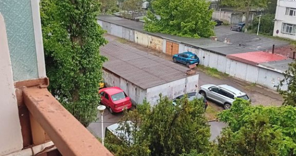De vanzare - apartament cu 3 camere decomandate, Tiglina ...