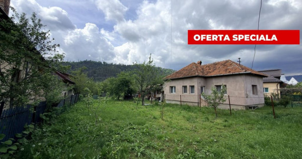 Casa in Leresti, la strada principala, cu rau in spate | ...