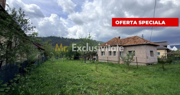Casa in Leresti, la strada principala, cu rau in spate | ...