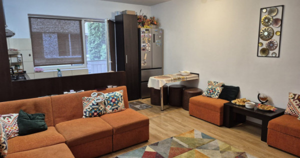 Apartament 3 camere semidecomandat 57m2 , doua dormitoare ,