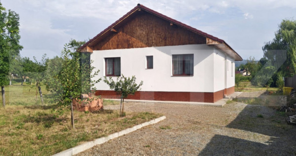 Casă individuală cu teren de 700 mp, la doar 18 km de Bist