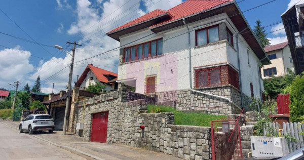 Vila cu 8 camere de vanzare in Busteni