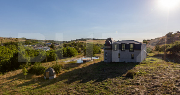 Pensiune 11 camere, cramă, terasă &icirc;nchisă, teren 15.073m