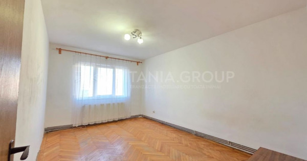 Garsonieră decomandată, etaj intermediar - zona Astra
