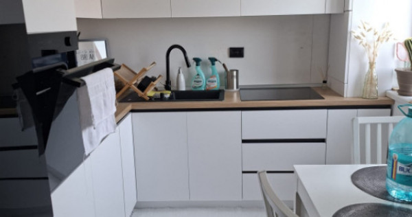 Apartament de vanzare semidecomandat ,2 camere 50 mp , zona