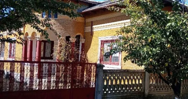 Casă de v&acirc;nzare &icirc;n Păuleasca, jud Teleorman la 23km de Alexandria.