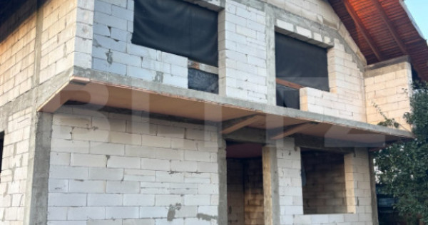 Casa la rosu, 280 mp, teren 1.400 mp, zona Udești