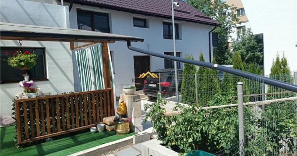 CASA CU ETAJ IN ORAS