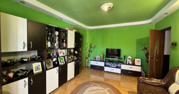 Apartament 3 camere, 50 mp, zona Craiovita Nouă