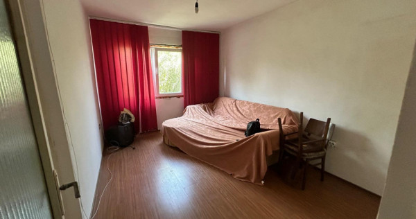 Apartement cu 3 camere, de , zona gara, scoala 7