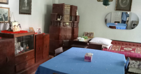 Casă de v&acirc;nzare, 178 mp, teren 406, zona Bals