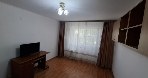 Garsonieră parter zona CET