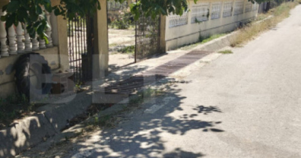 Teren de v&acirc;nzare, 2.000 mp, deschidere 60 m, zona Dobra
