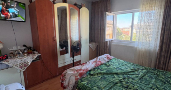 Apartament 3 camere, 64 mp utili, etaj 4/4 &ndash; acoperiș , o