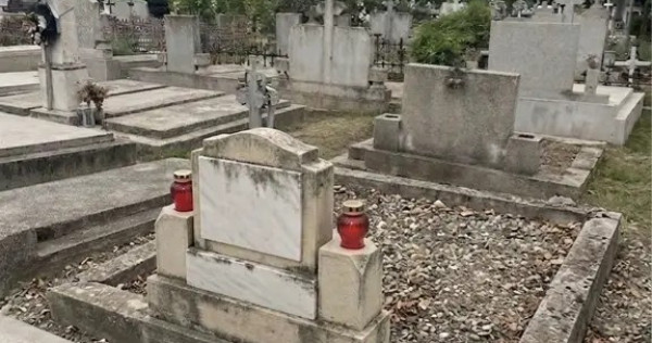 V&acirc;nd Cedez 2 Locuri de veci Cimitirul Eternitatea (UTA) Arad
