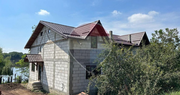 Vanzare Vila la gri Teren 800mp Lacul Mostistea