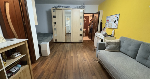 Tatarasi! Studio, 35mp,bloc apartamente,balcon,bucatarie sep