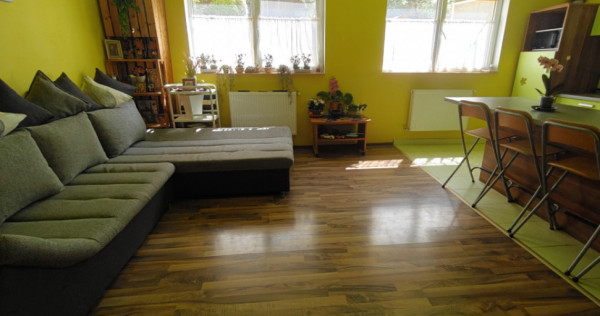 Apartament 3 camere, parter de vilă, 2 parcări | zona Ceta