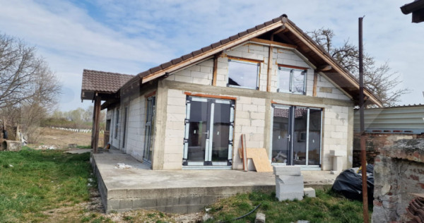 Casă la roșu, 135 mp, teren 2.712 mp, zona Oarda de Jos