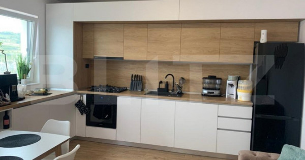 Finisaje de LUX, 2 camere, lift, orientat Sud, parcare, zona