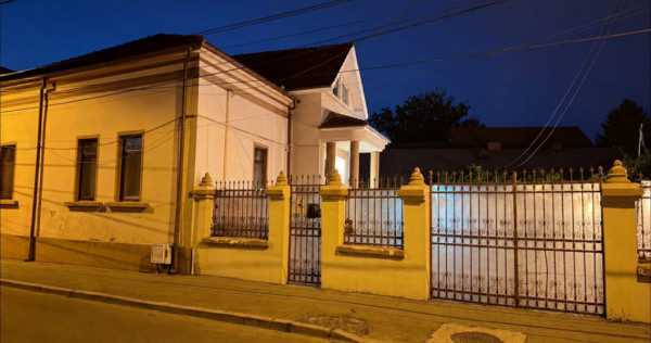 Casa parter, 166 mp, 447 pm teren, zona Biserica Madona Dudu