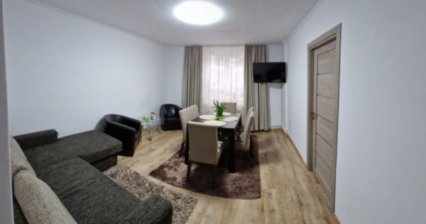 Apartament de 3 camere, semidecomandat, in zona Centru