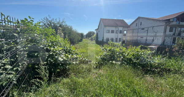 Teren intravilan de 1.400 mp, proiect de casă