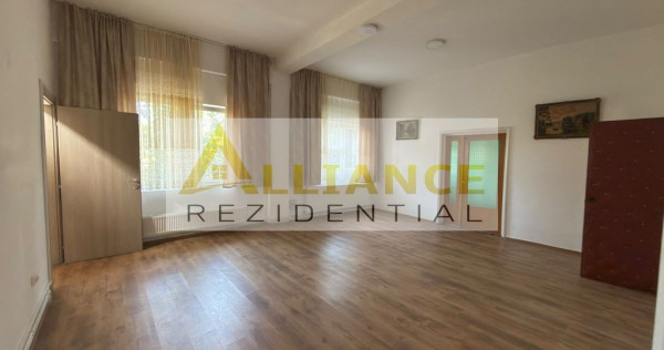 Casa individuala de vanzare in Catelu - 14 camere - teren...
