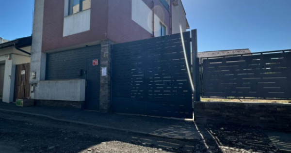 Casa de inchiriat, 143 mp, curte 260 mp, zona Centrul Vechi