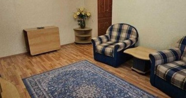 Far, de inchiriat 3 camere, etaj 1, mobilat, gaze