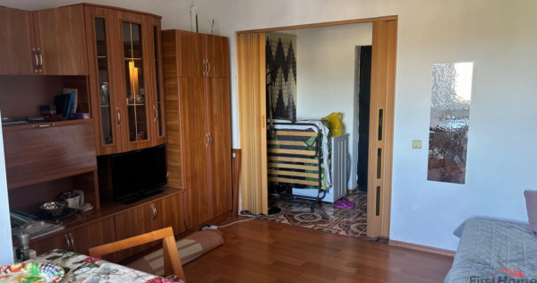Garsoniera ,Comisia Centrala, et 4 cu izolatie, 27 mp