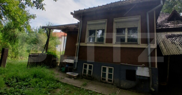 Casa cu trei camere, 73 mp, zona Reghin